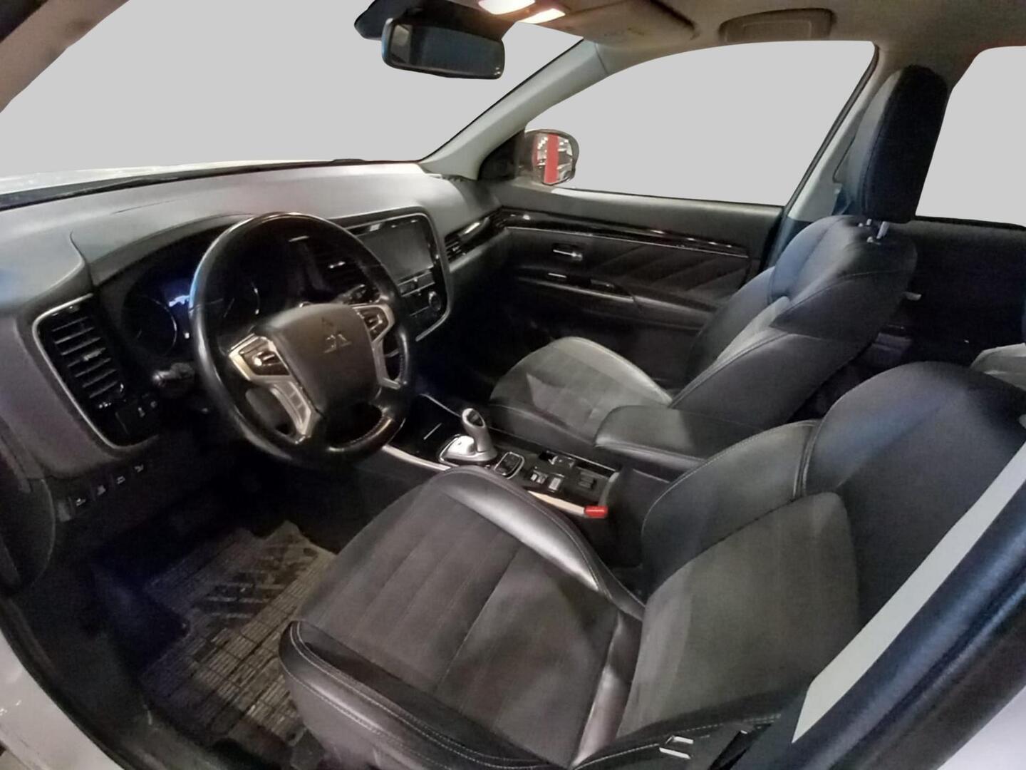 MITSUBISHI Outlander PHEV 2019