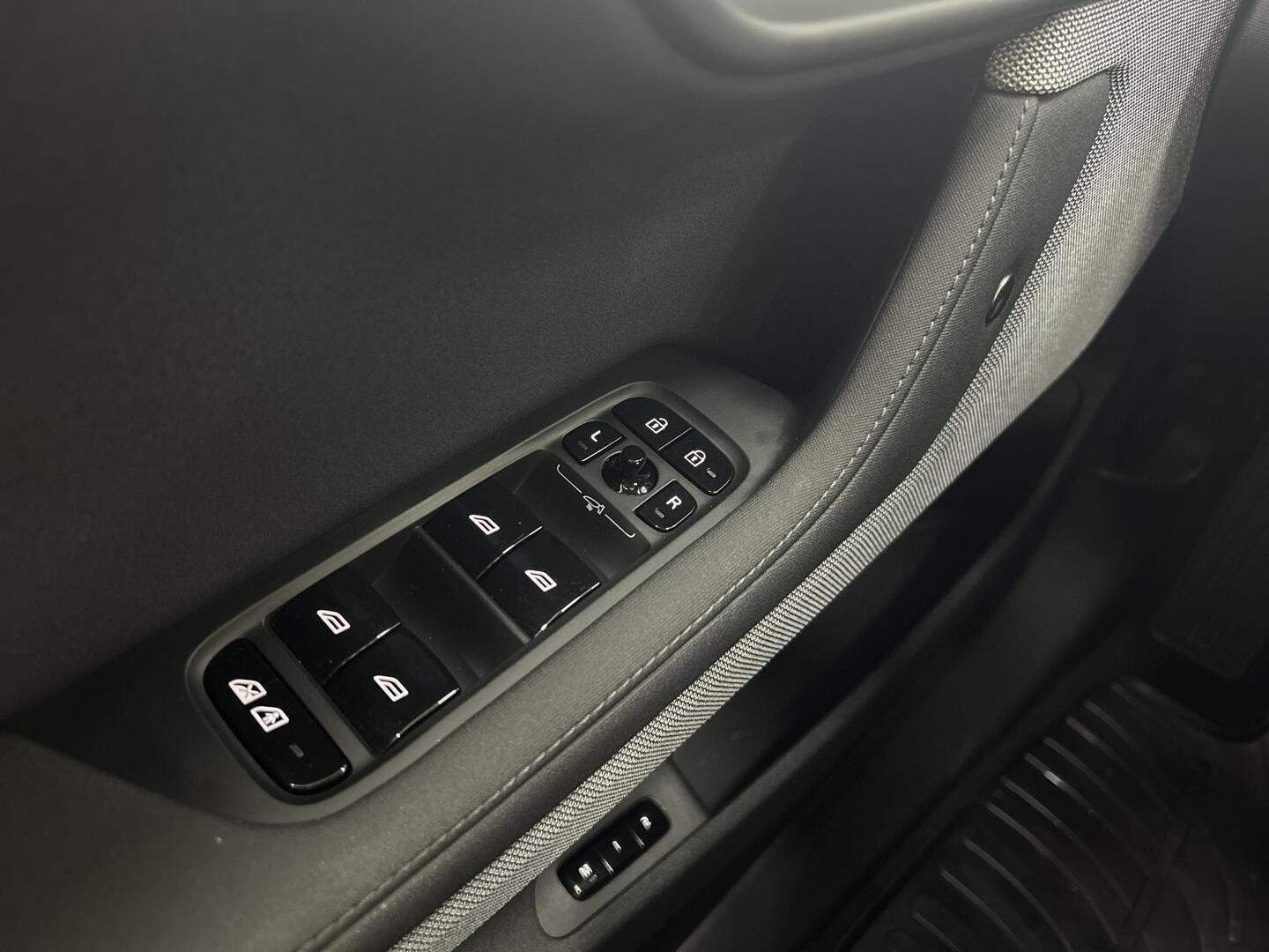 POLESTAR 2 2023