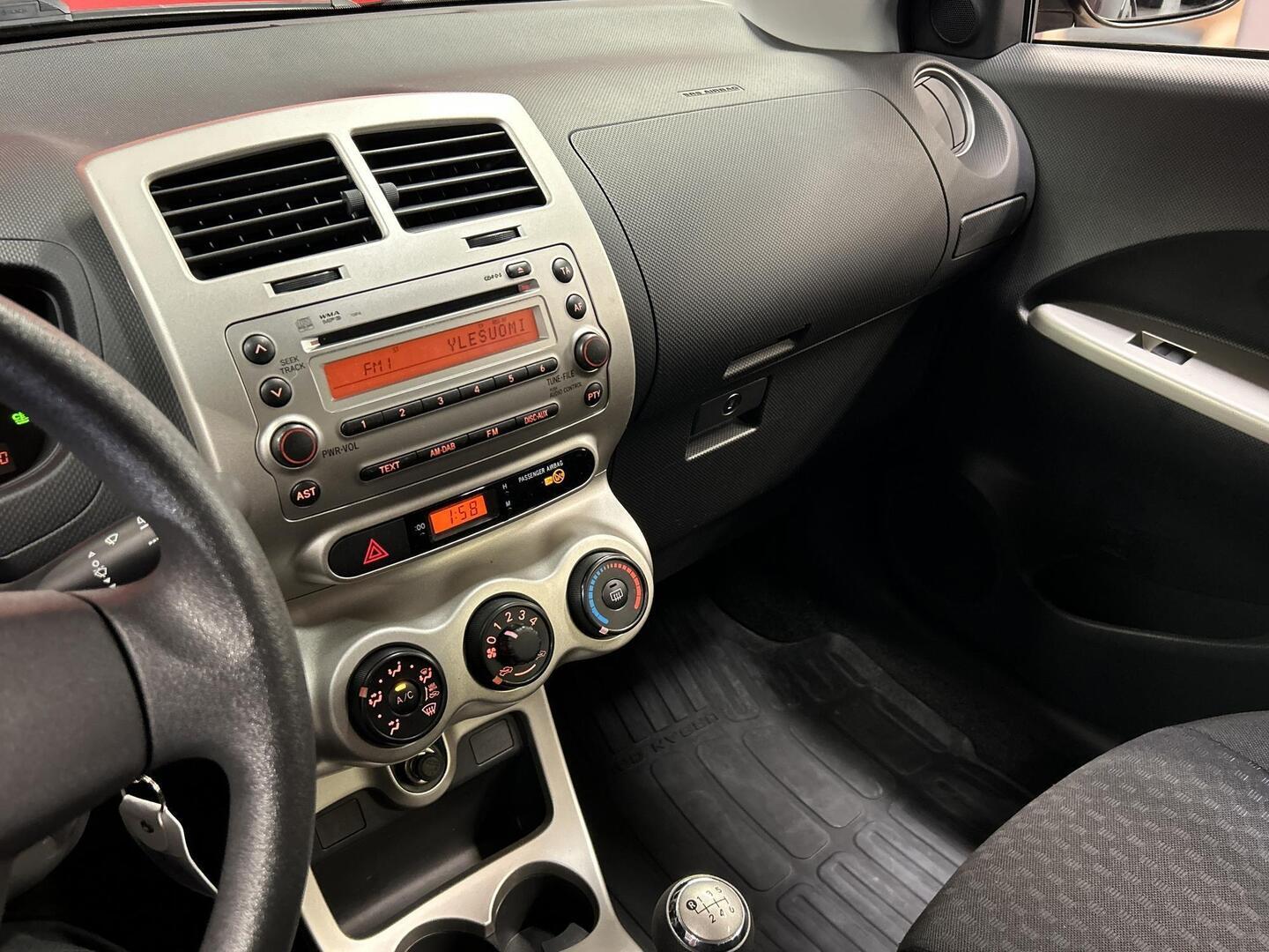 TOYOTA Urban Cruiser 2010