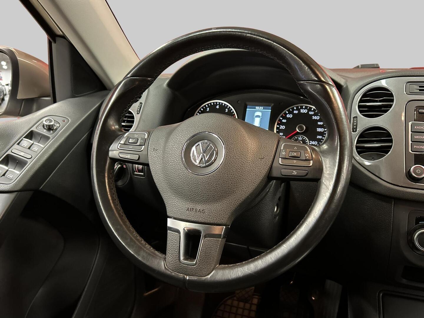 VOLKSWAGEN Tiguan 2012