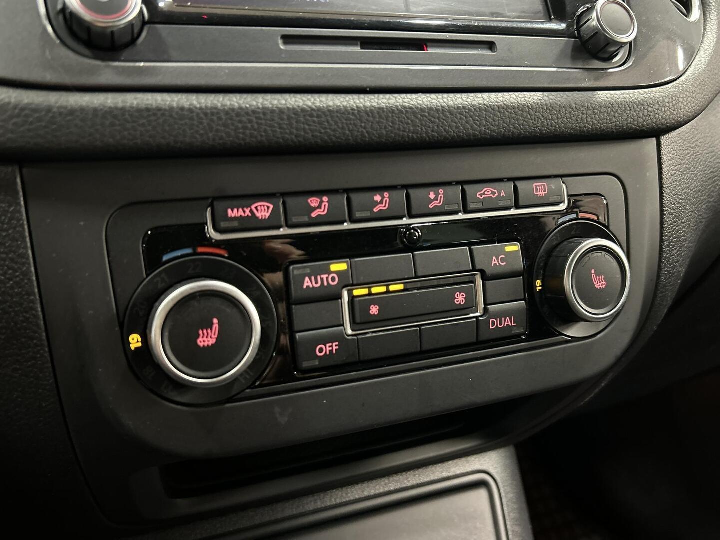 VOLKSWAGEN Tiguan 2012