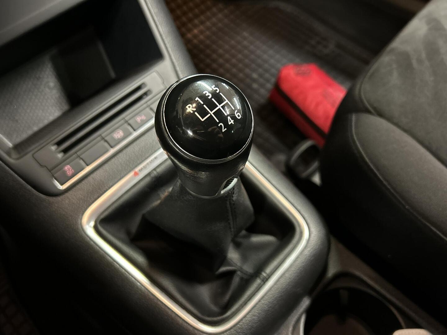 VOLKSWAGEN Tiguan 2012