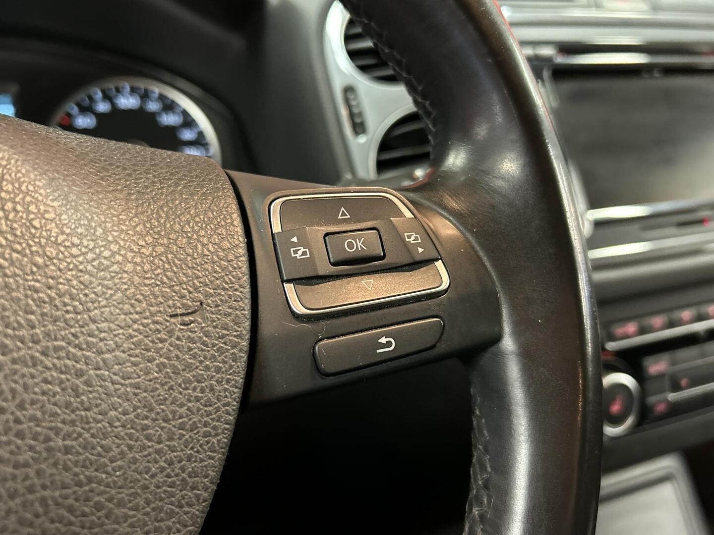 VOLKSWAGEN Tiguan 2012