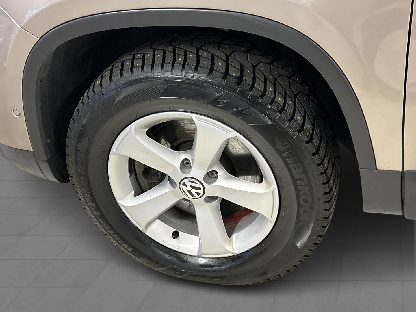 VOLKSWAGEN Tiguan 2012