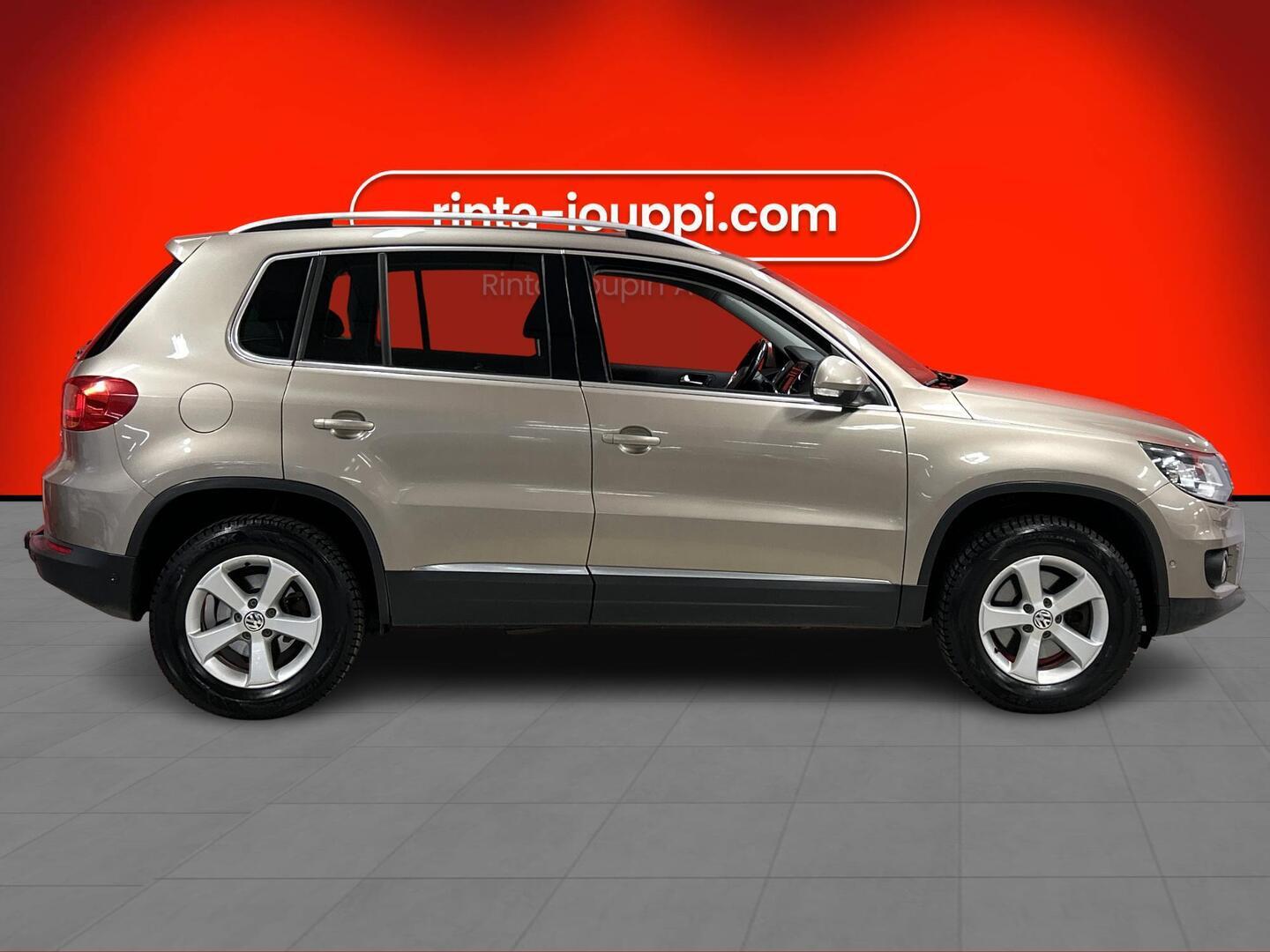 VOLKSWAGEN Tiguan 2012