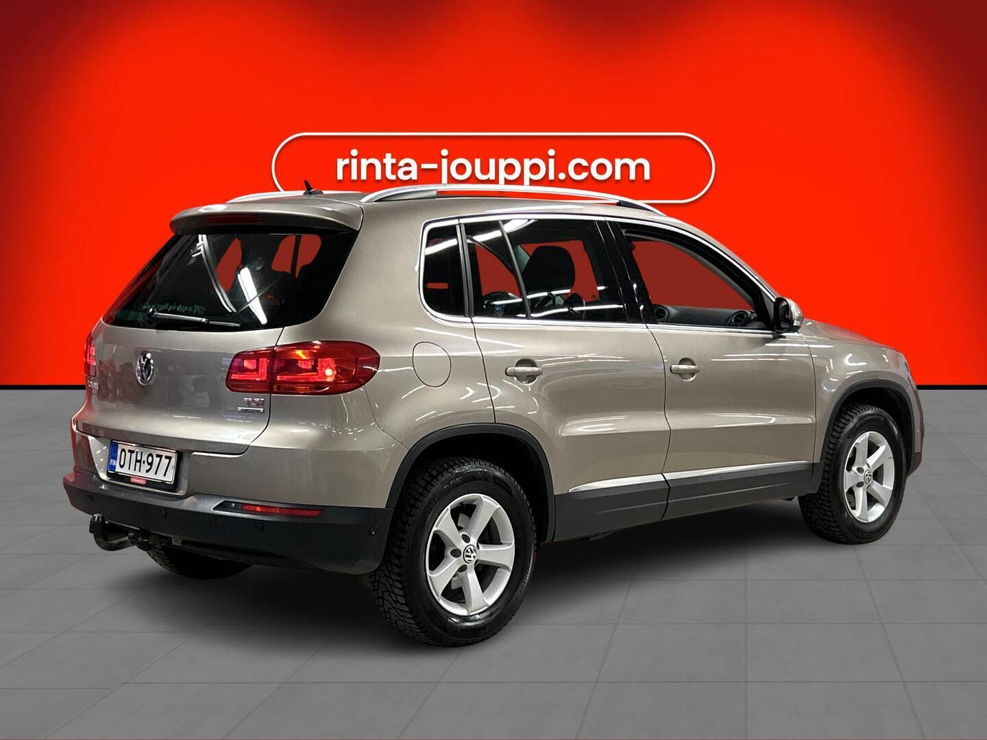 VOLKSWAGEN Tiguan 2012