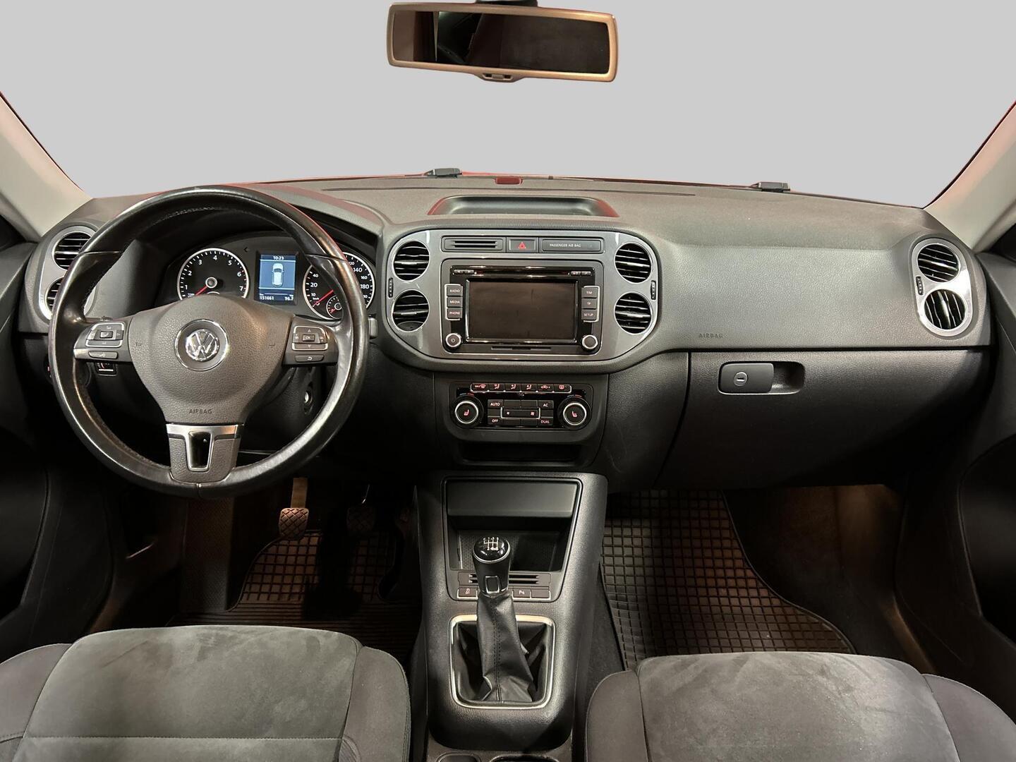 VOLKSWAGEN Tiguan 2012