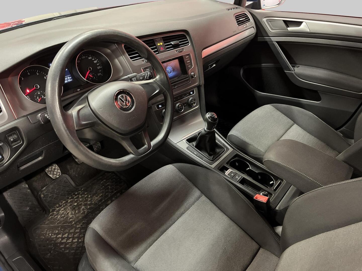 VOLKSWAGEN Golf 2014