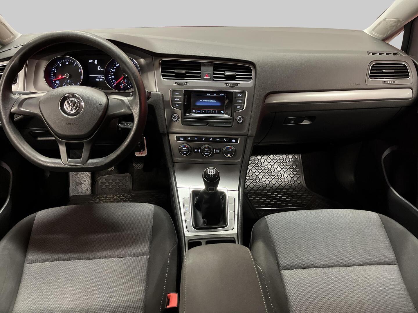 VOLKSWAGEN Golf 2014