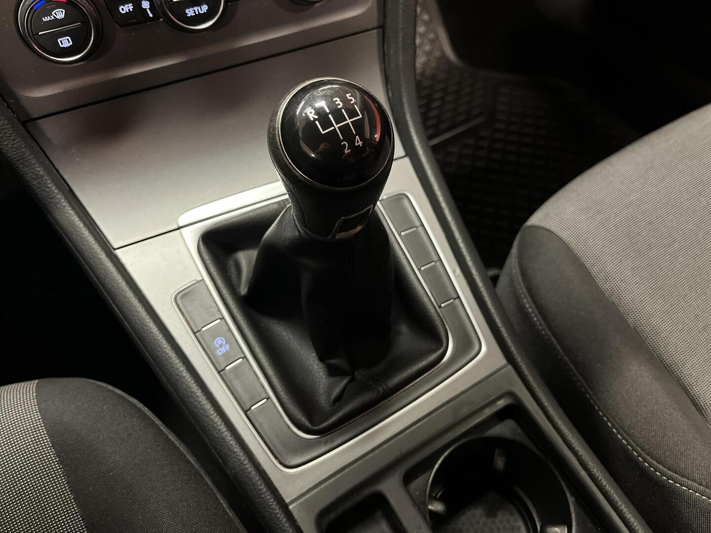 VOLKSWAGEN Golf 2014