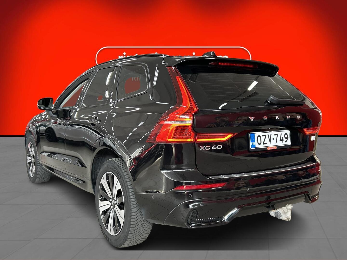 VOLVO XC60 2024