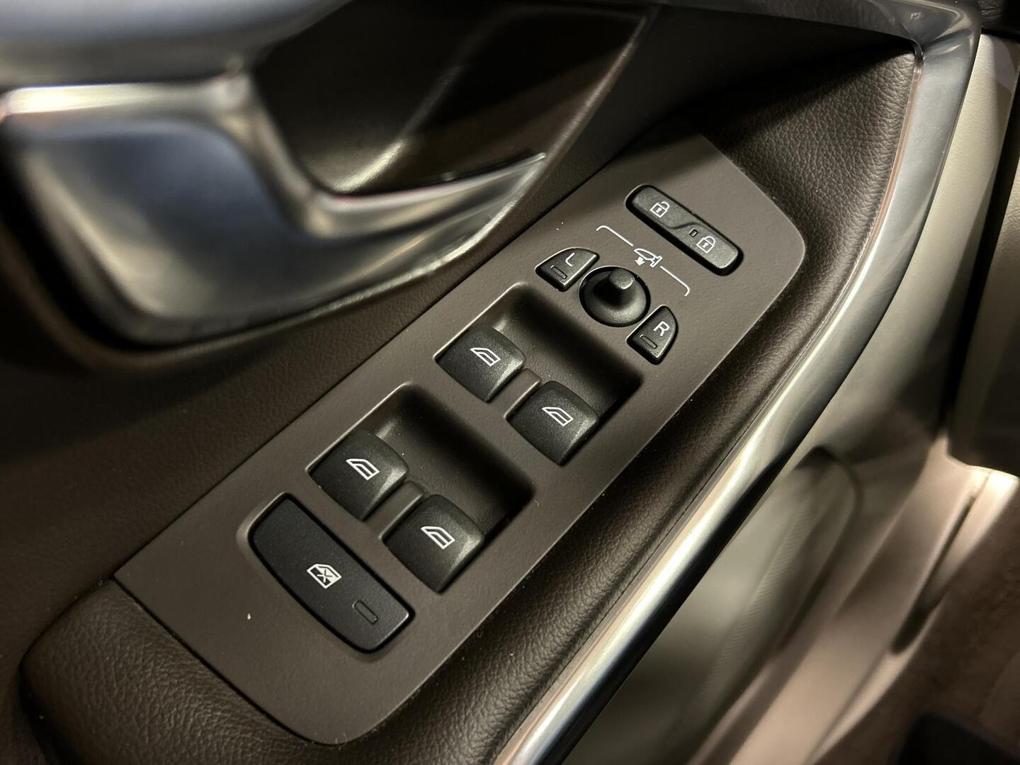 VOLVO V40 Cross Country 2013