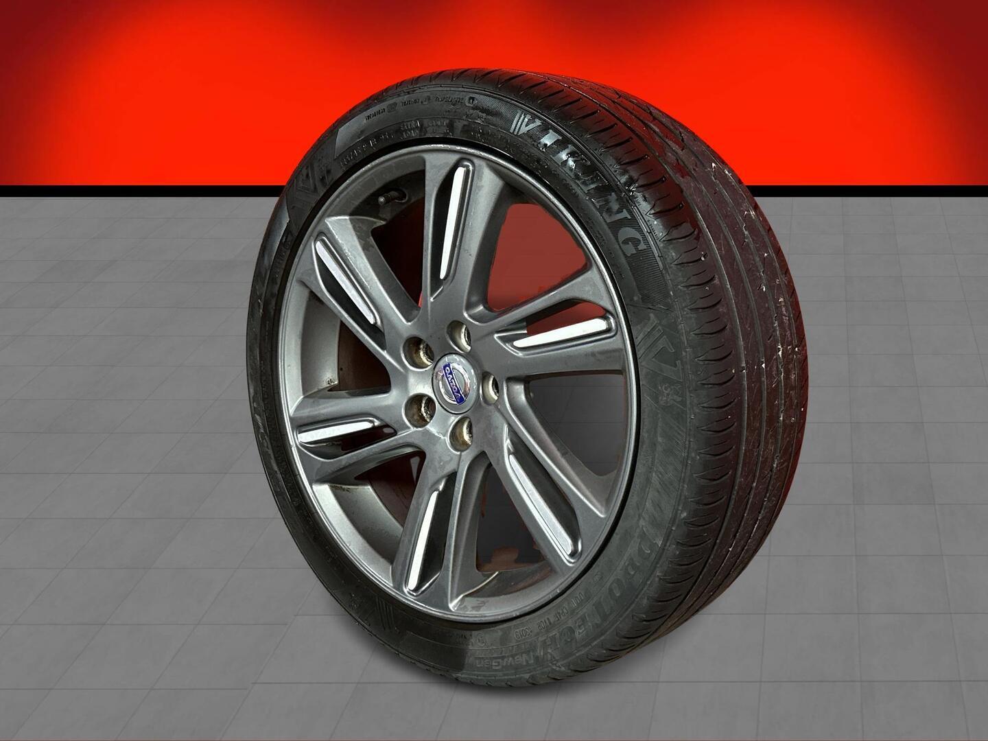 VOLVO V40 Cross Country 2013