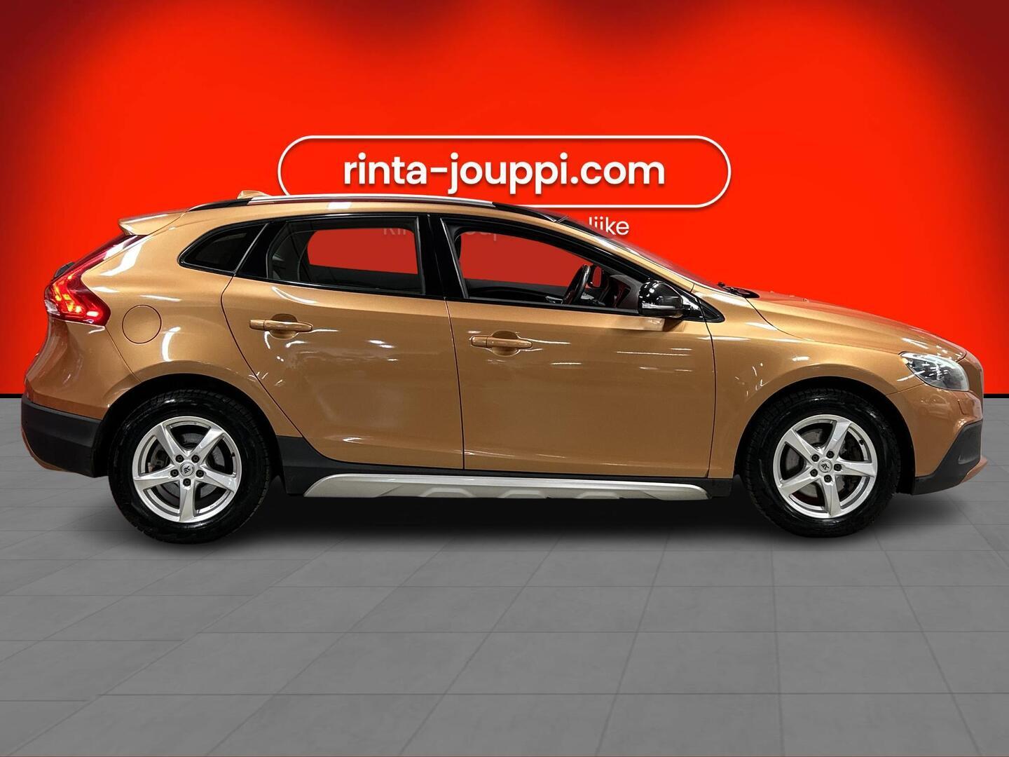 VOLVO V40 Cross Country 2013