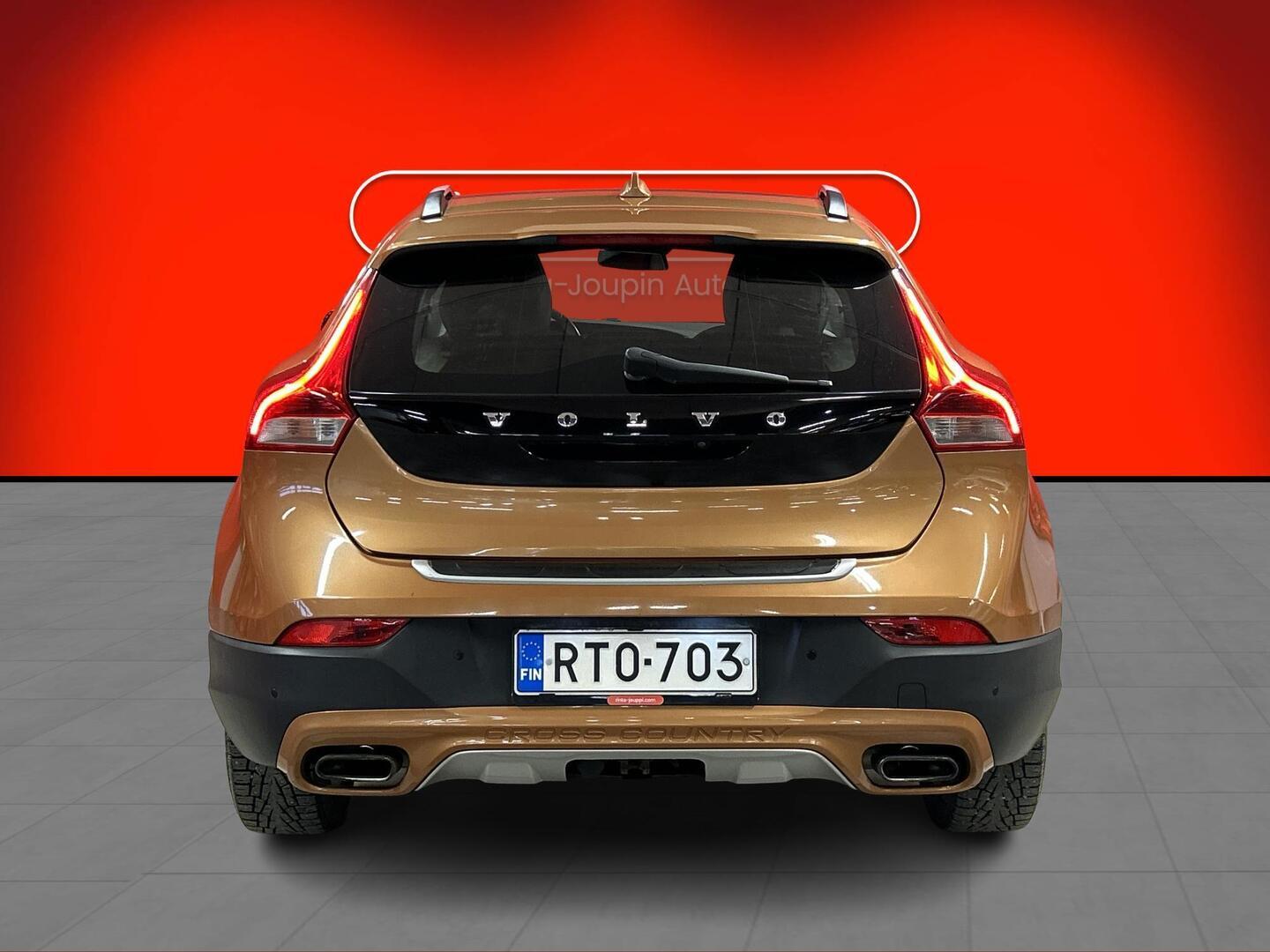 VOLVO V40 Cross Country 2013