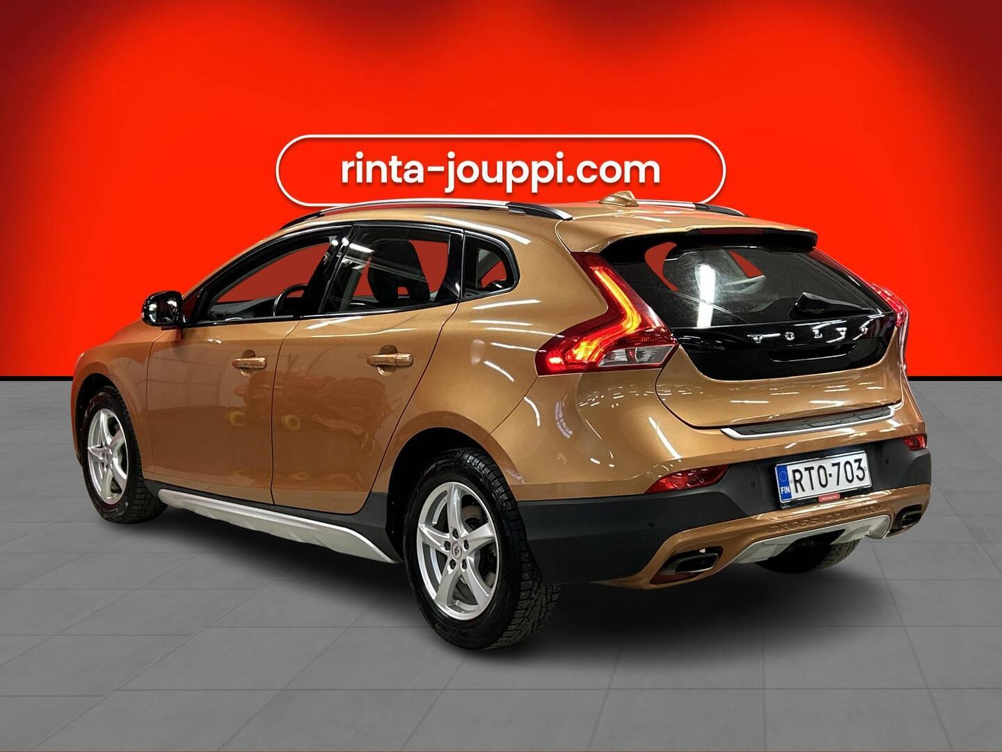 VOLVO V40 Cross Country 2013