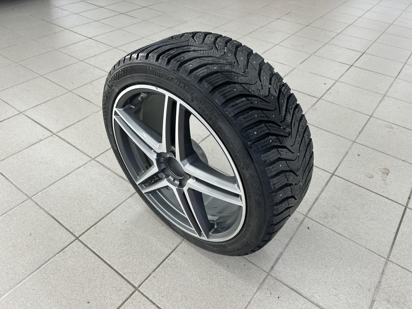 MERCEDES-BENZ E 2019