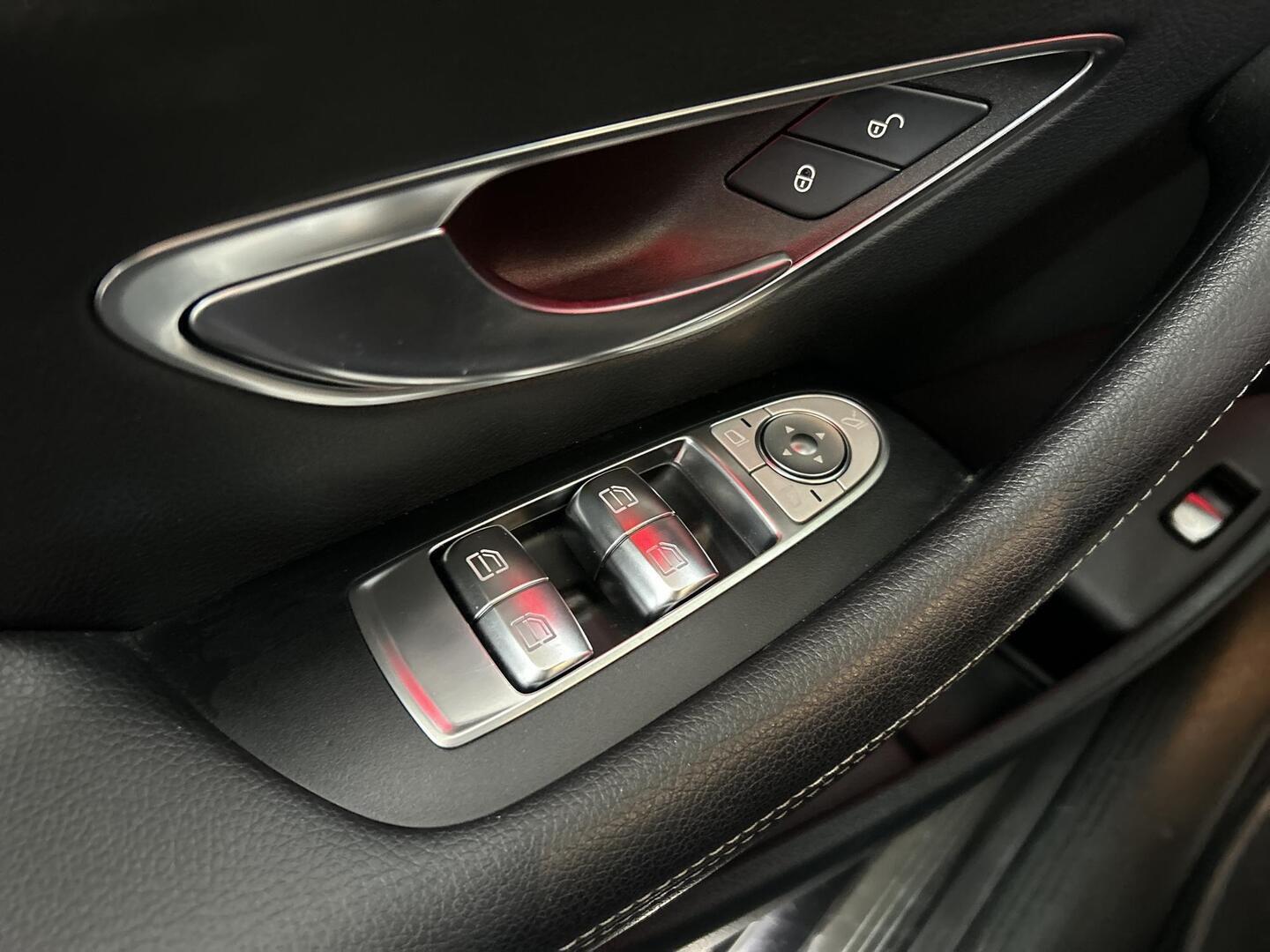 MERCEDES-BENZ E 2019
