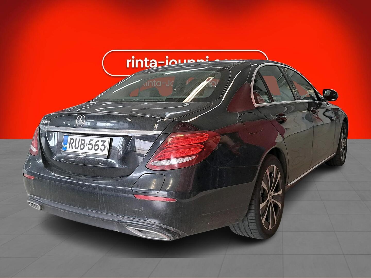 MERCEDES-BENZ E 2019
