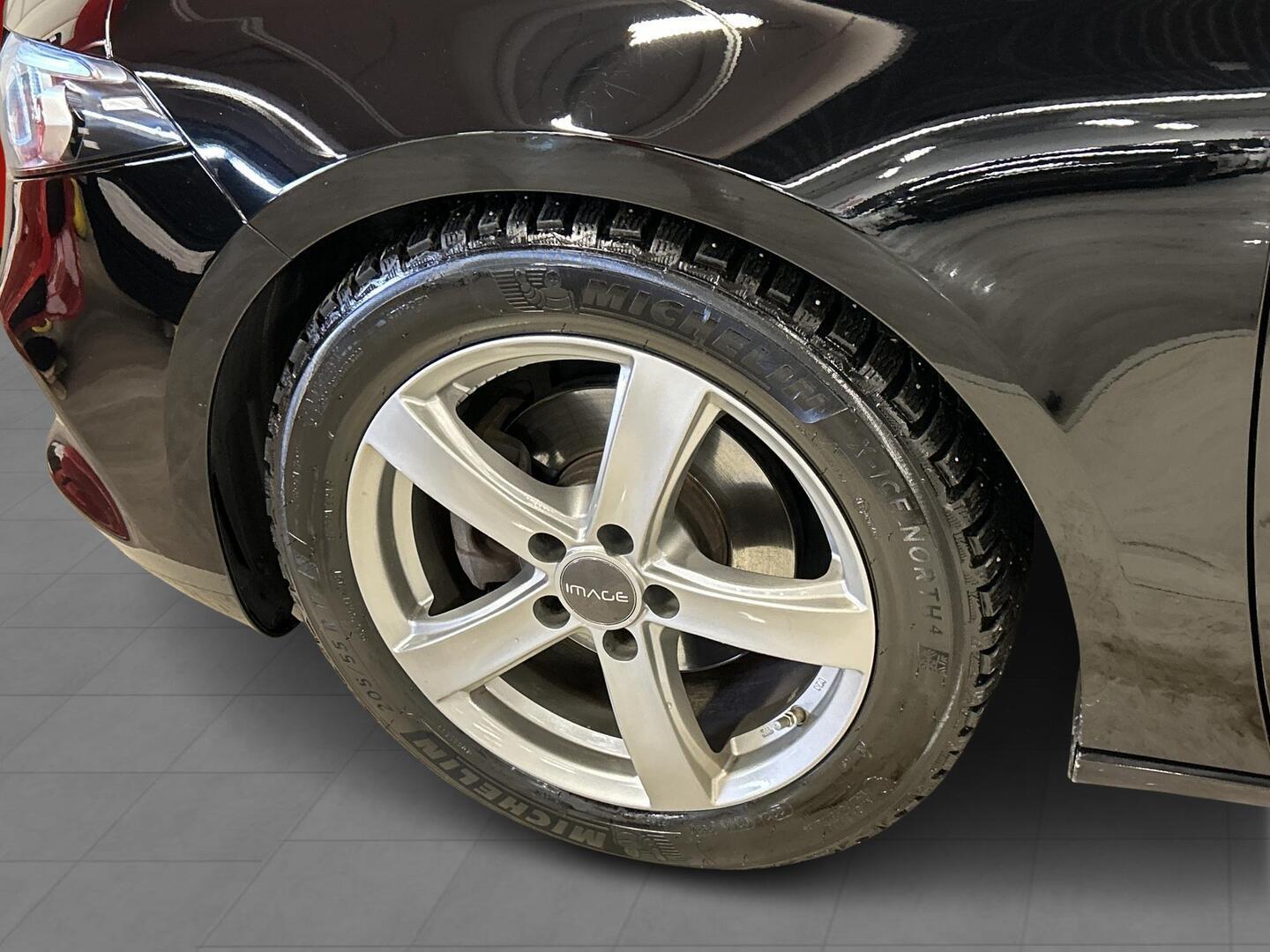 MERCEDES-BENZ A 2021