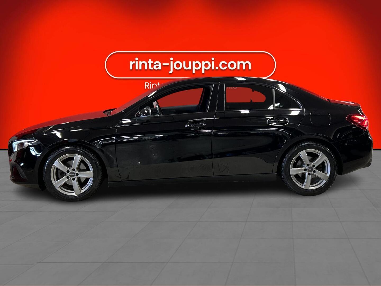 MERCEDES-BENZ A 2021