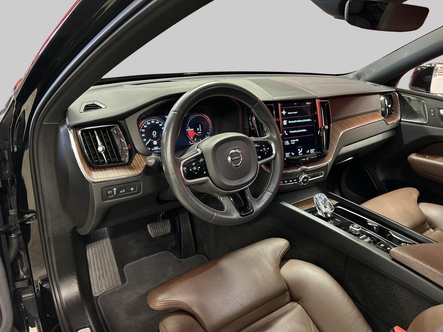 VOLVO XC60 2020