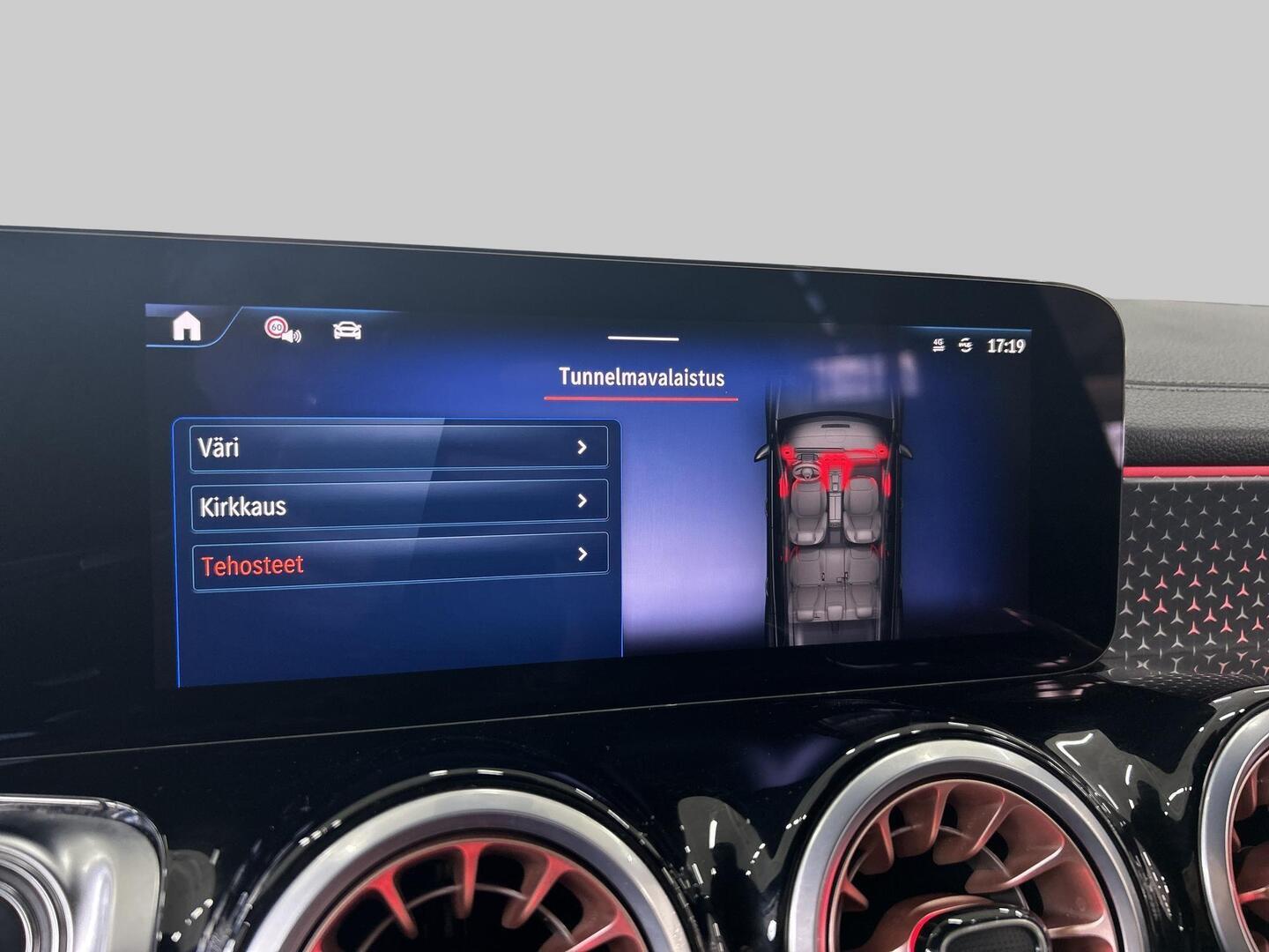 MERCEDES-BENZ EQB 2024