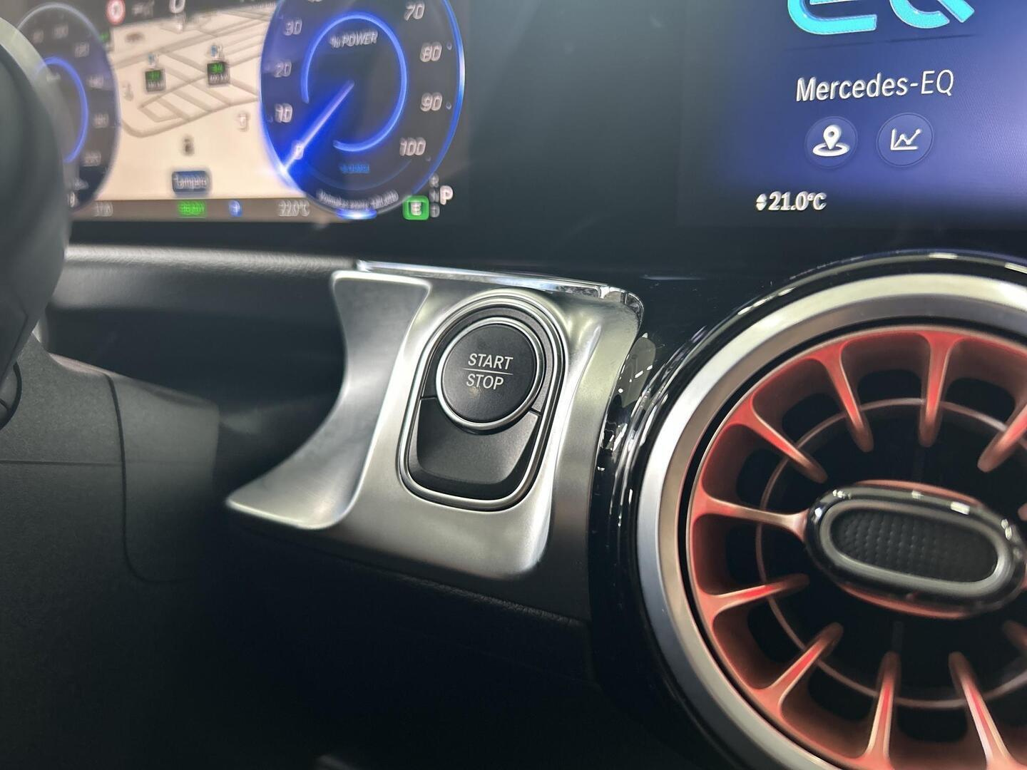 MERCEDES-BENZ EQB 2024