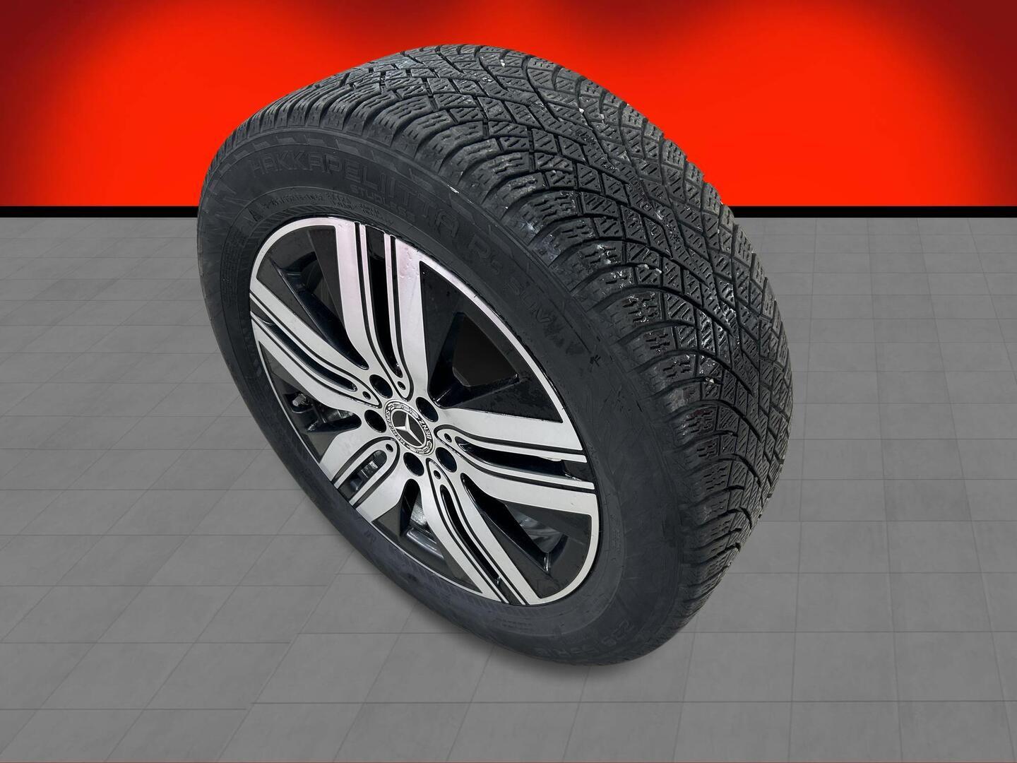 MERCEDES-BENZ EQB 2024