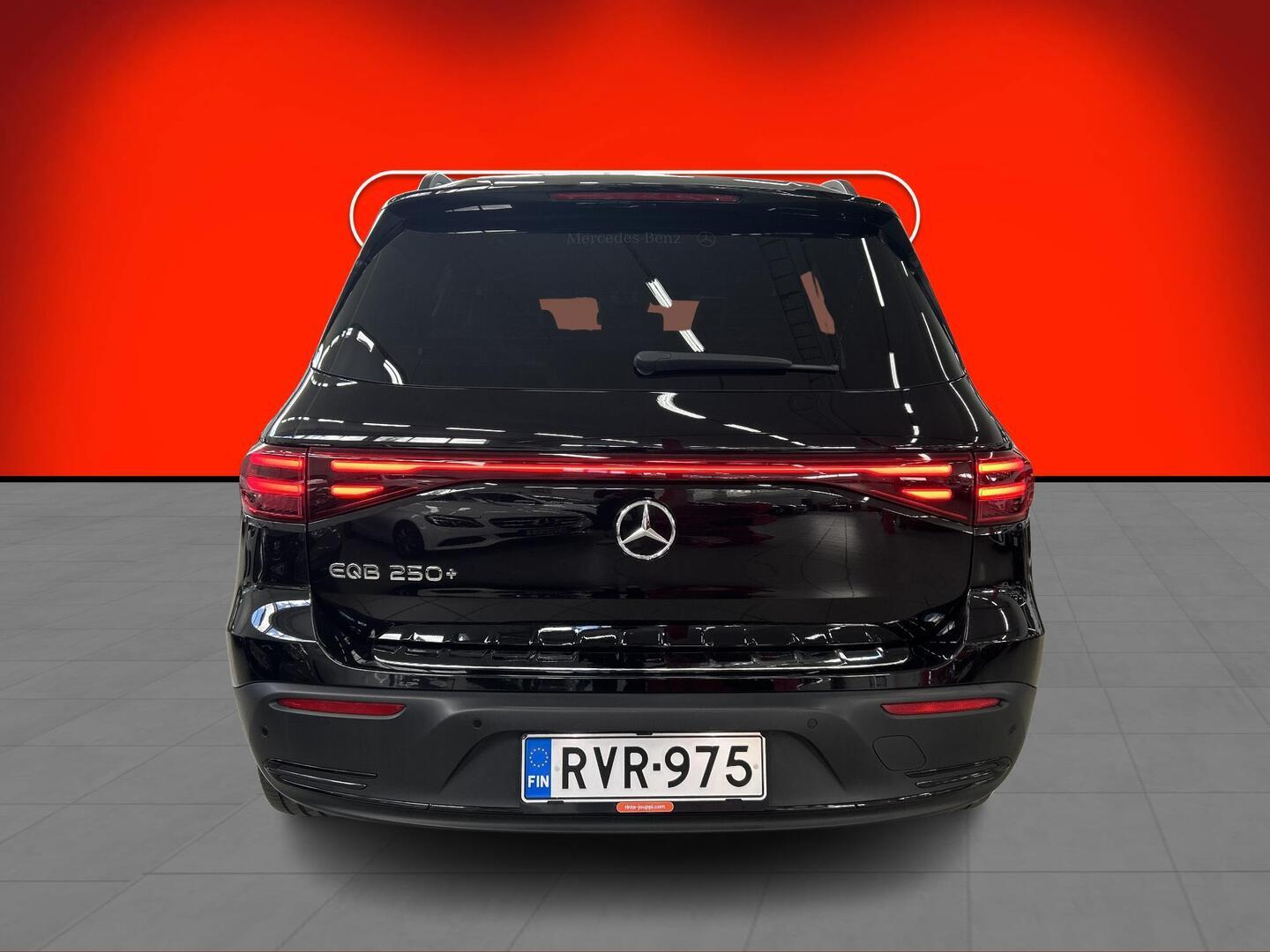MERCEDES-BENZ EQB 2024