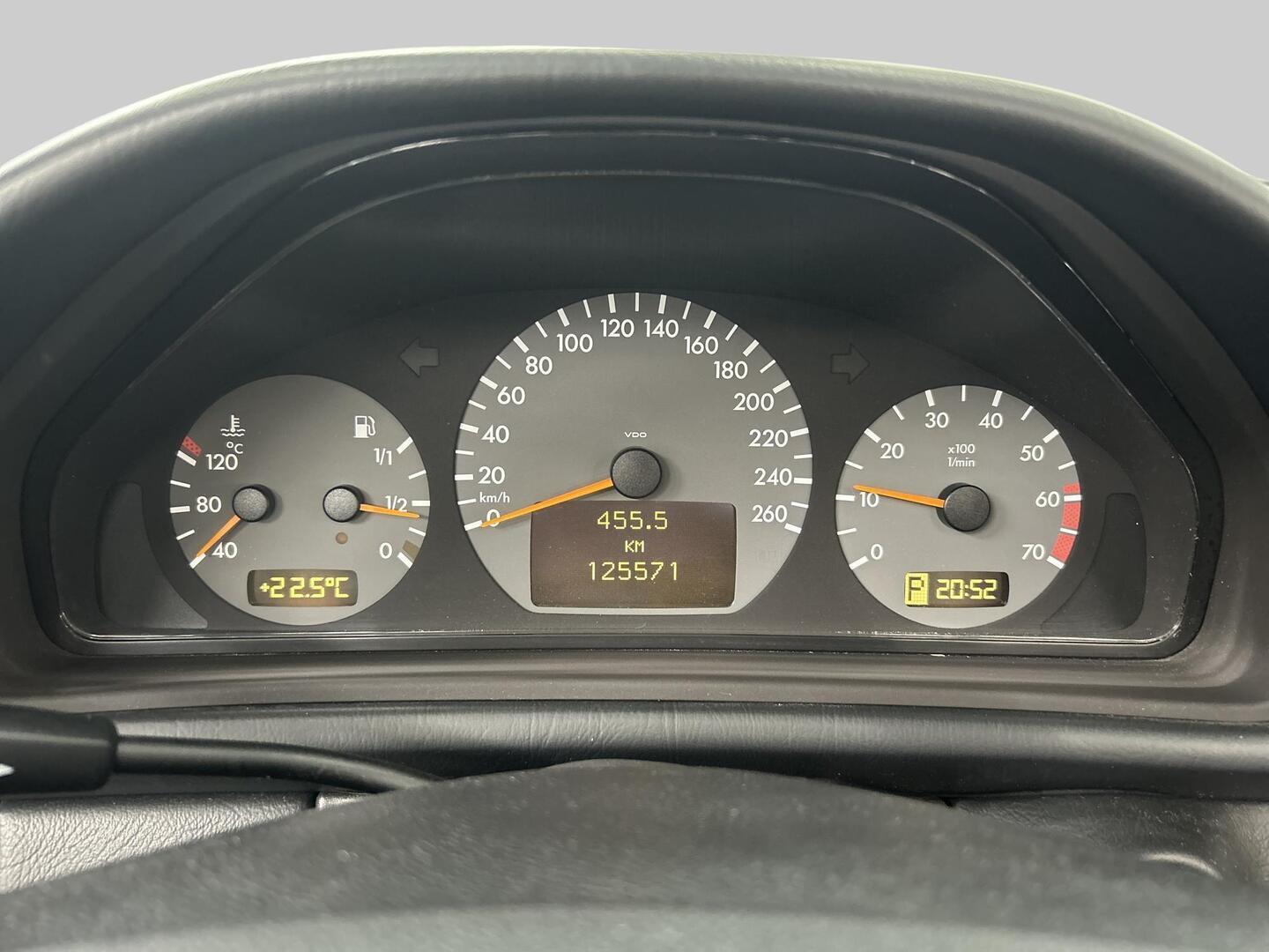 MERCEDES-BENZ CLK 2000