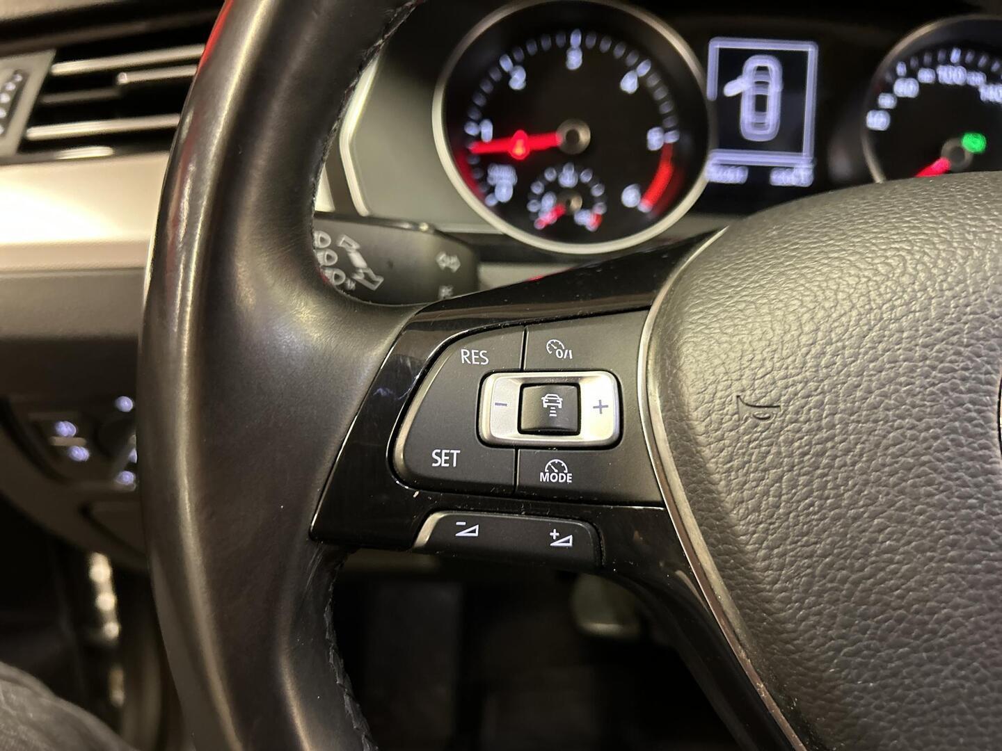 VOLKSWAGEN Passat 2018