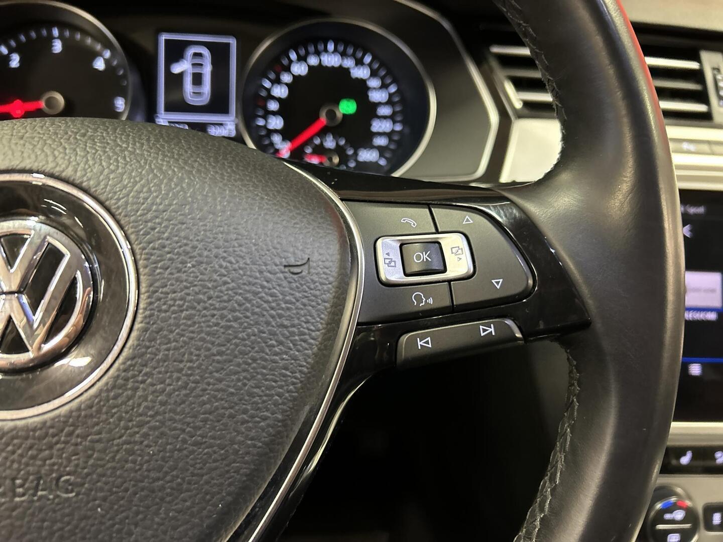 VOLKSWAGEN Passat 2018