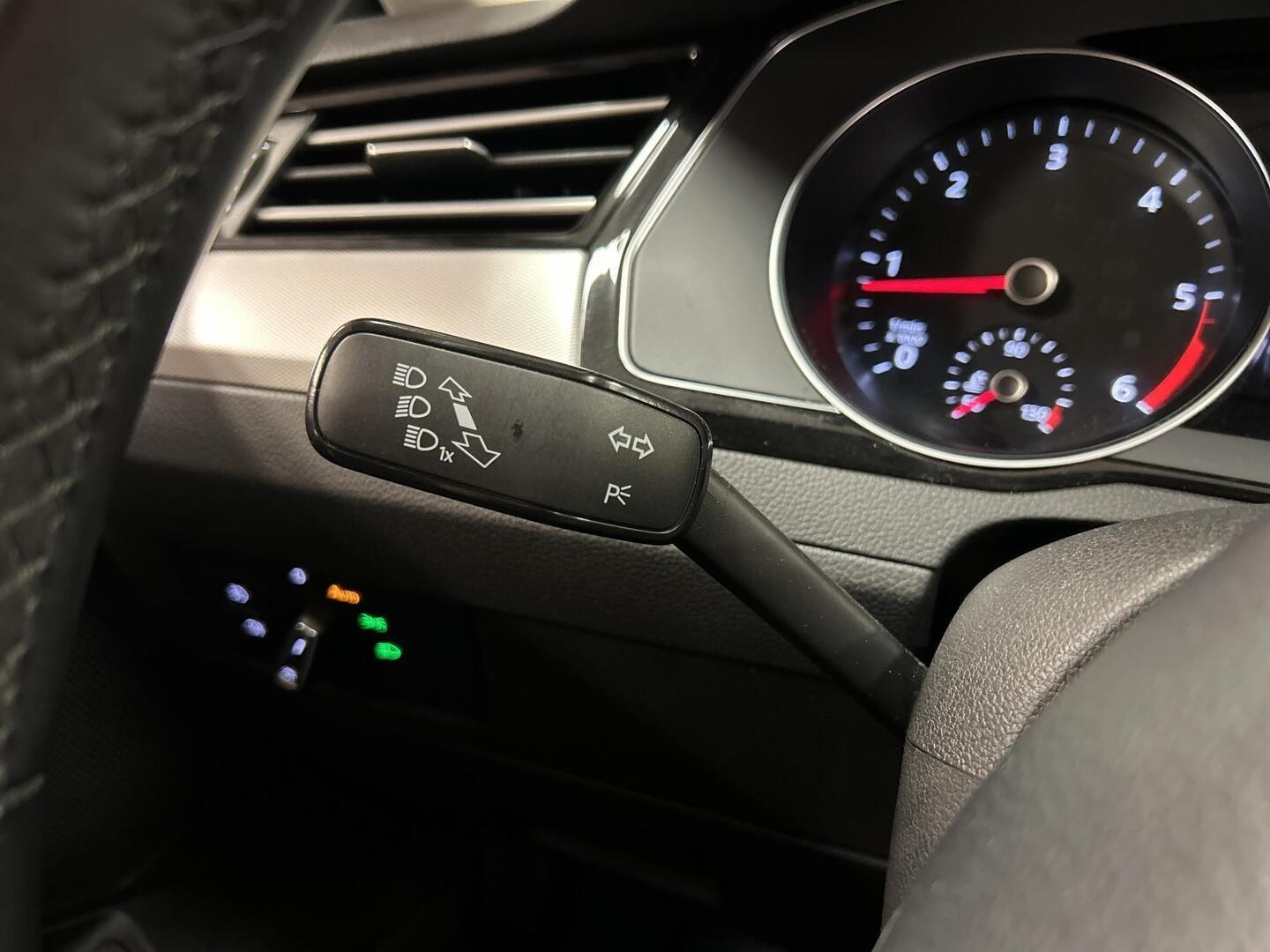 VOLKSWAGEN Passat 2018