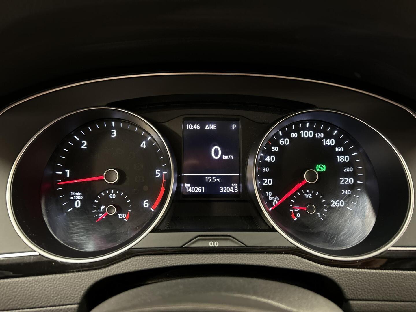 VOLKSWAGEN Passat 2018