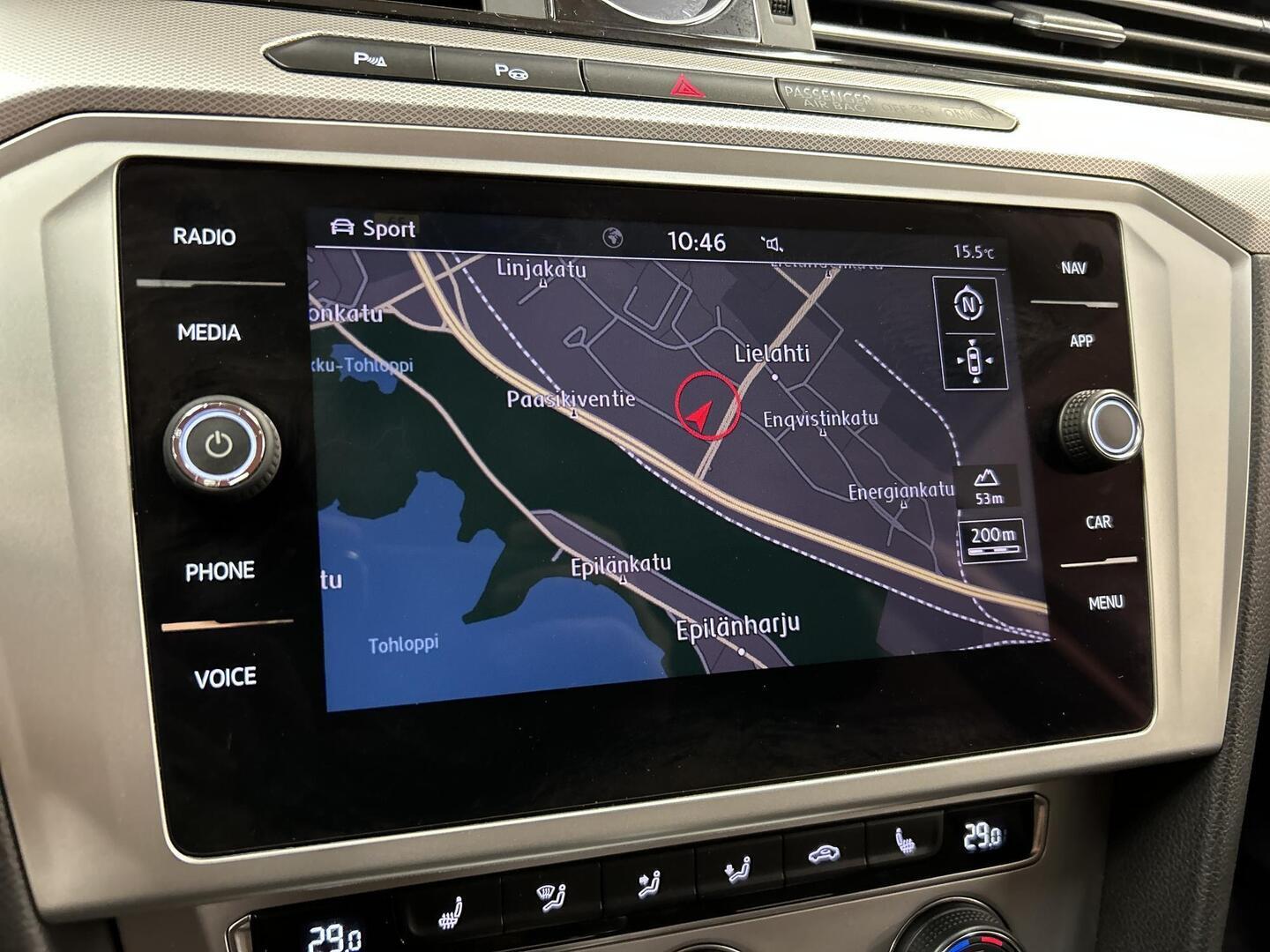 VOLKSWAGEN Passat 2018