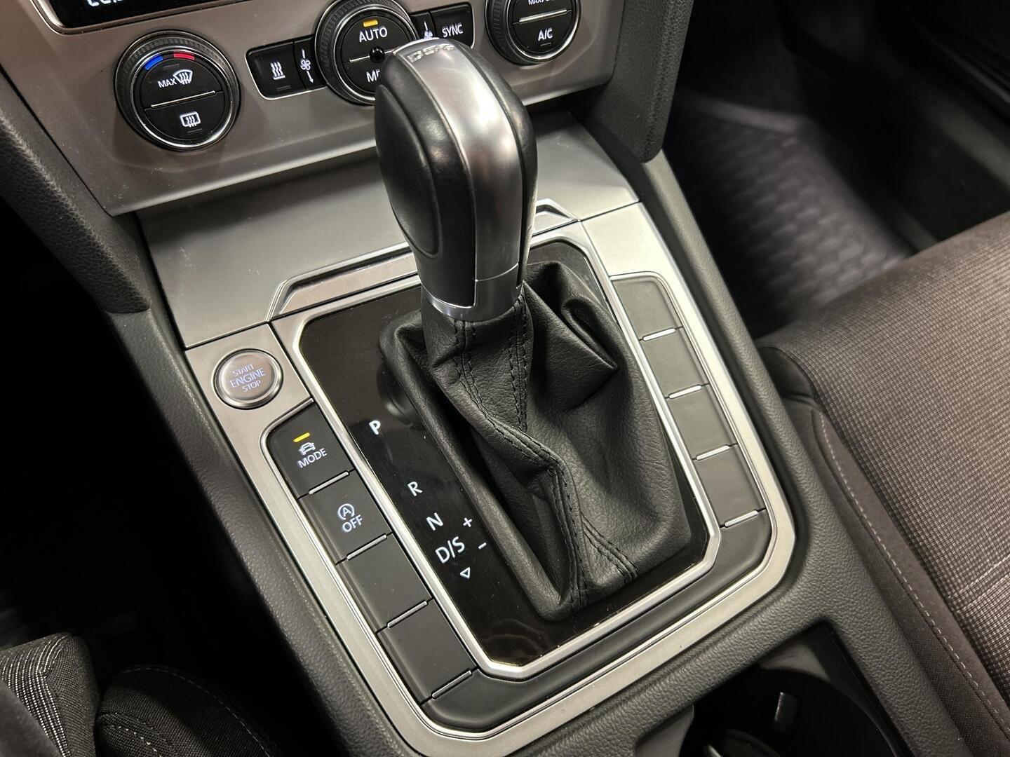 VOLKSWAGEN Passat 2018