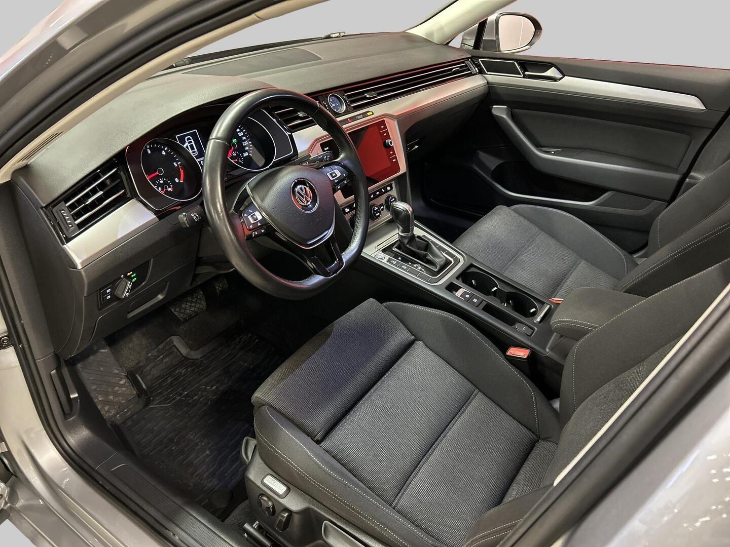 VOLKSWAGEN Passat 2018