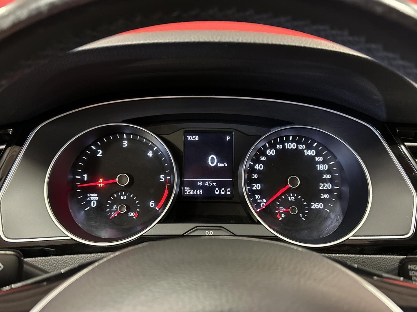 VOLKSWAGEN Passat 2016