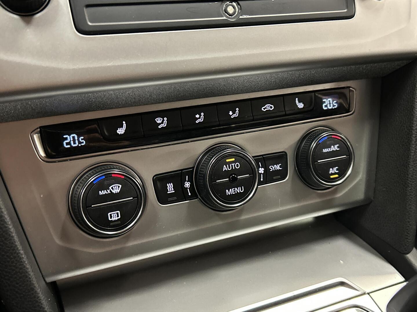 VOLKSWAGEN Passat 2016