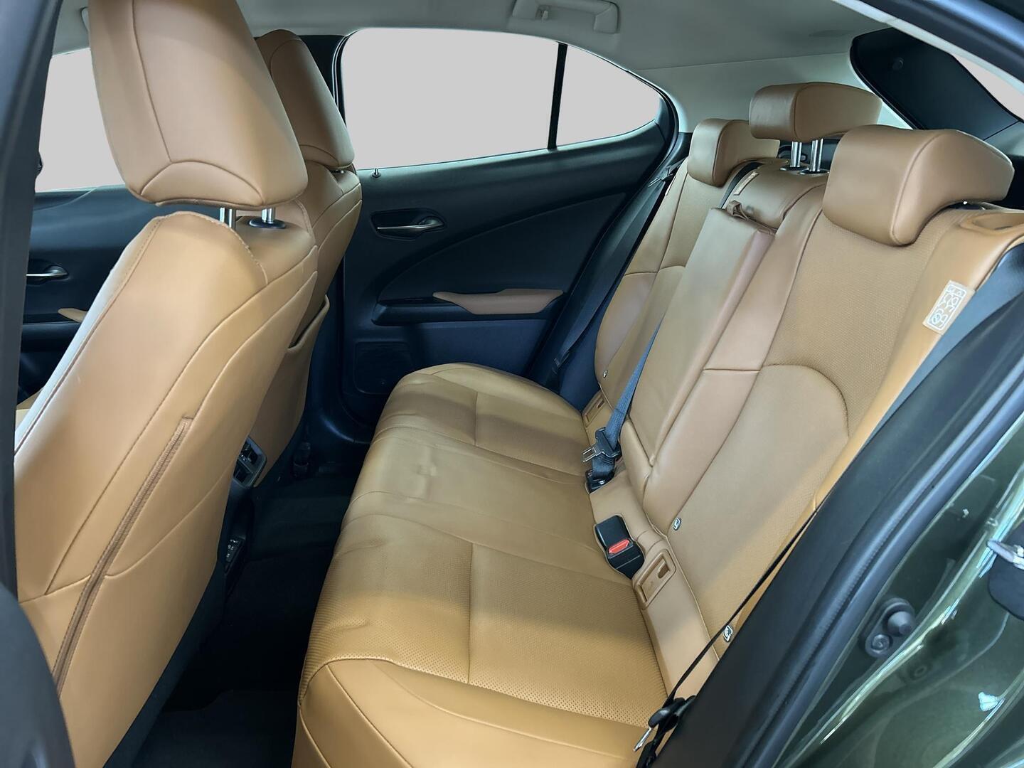 LEXUS UX 2021