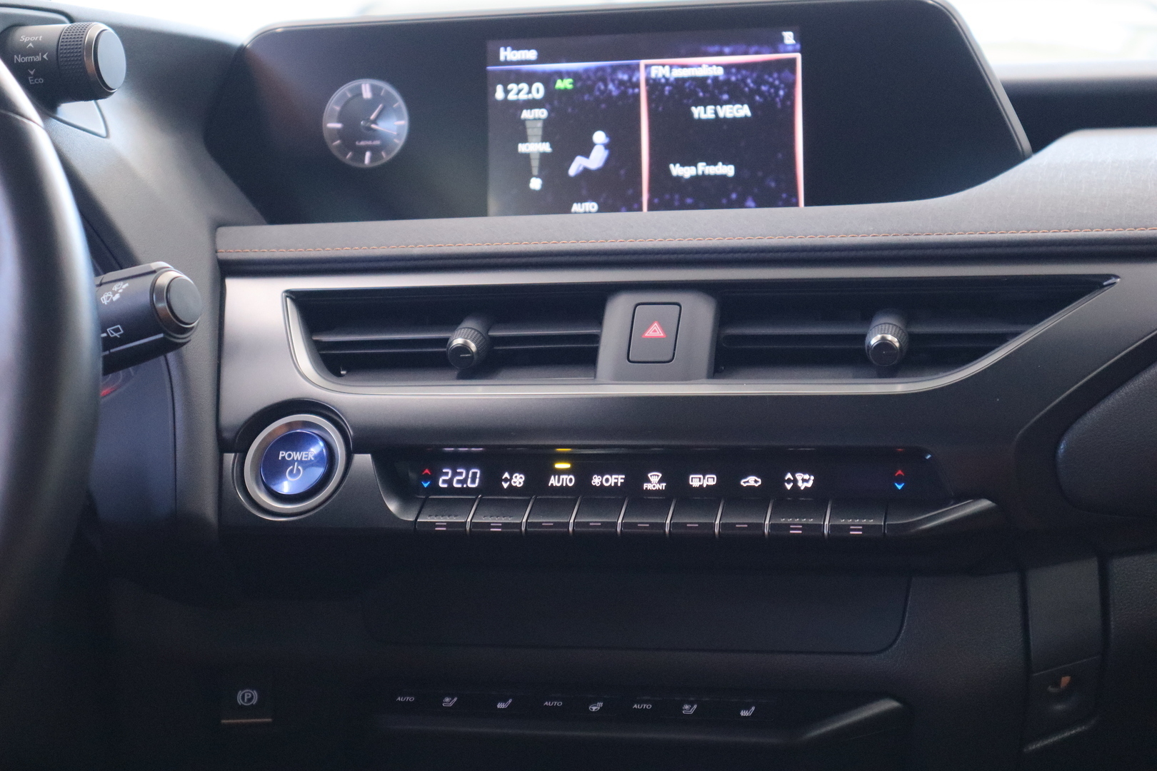 LEXUS UX 2021
