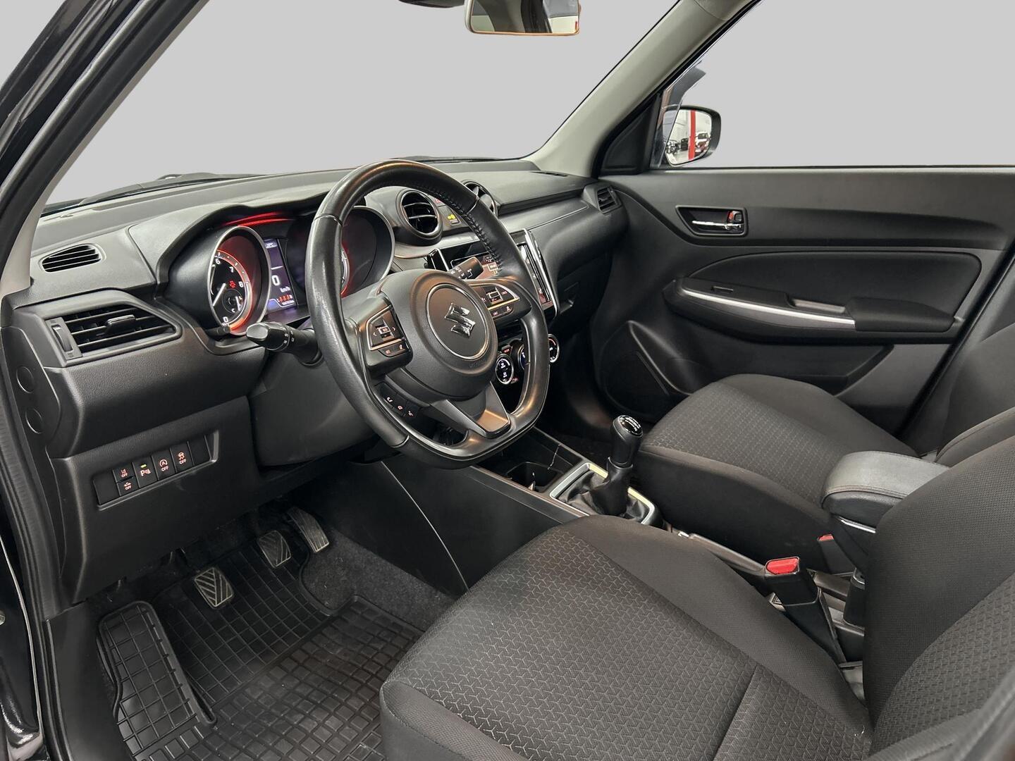 SUZUKI Swift 2021