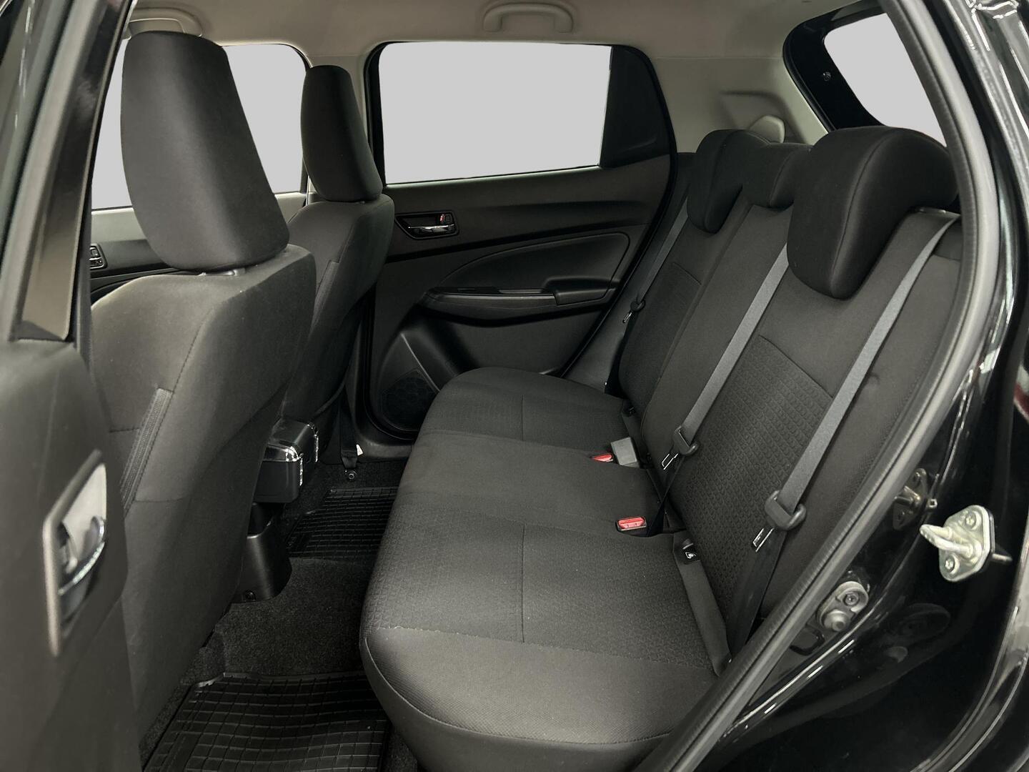 SUZUKI Swift 2021