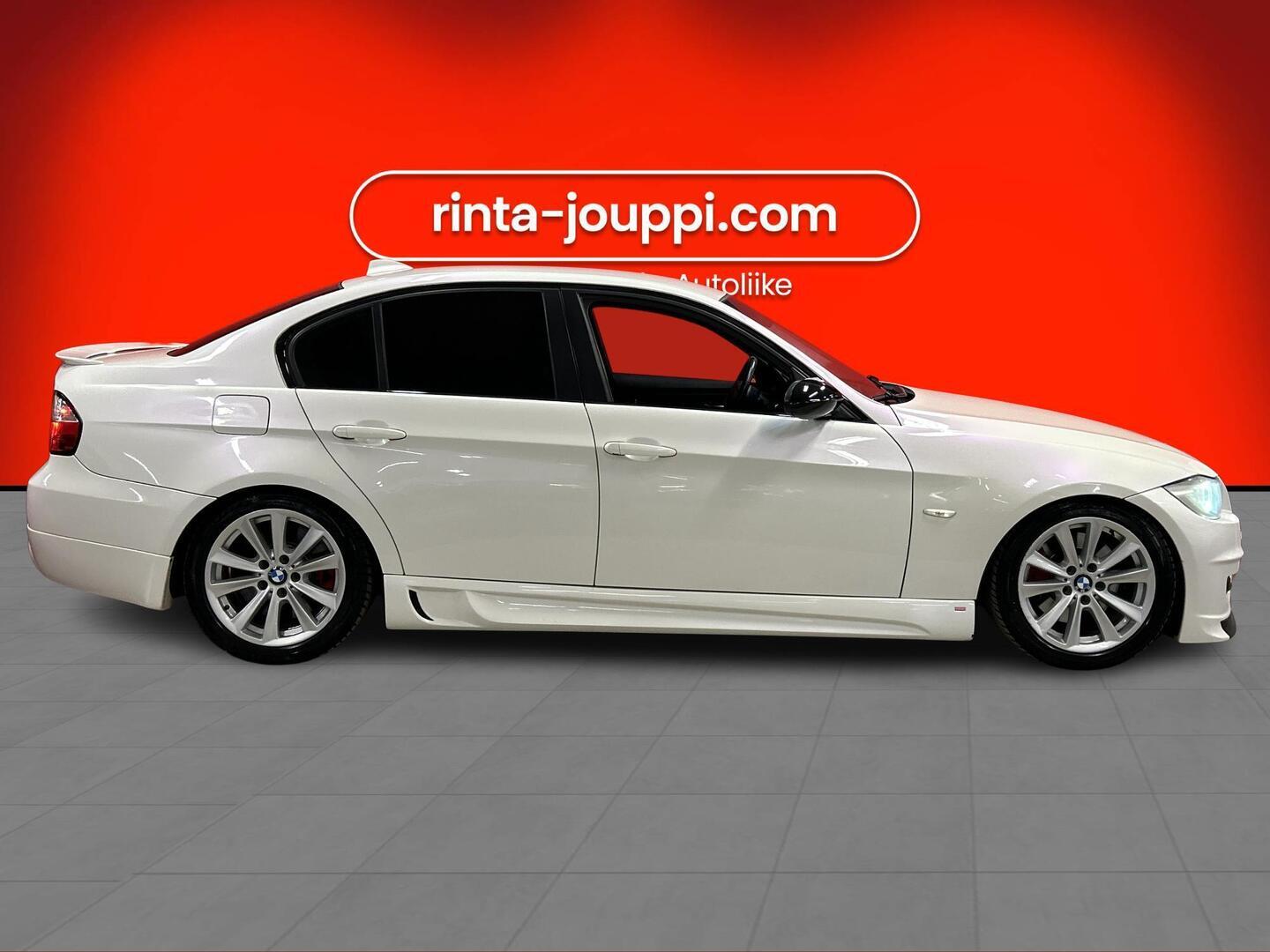 BMW 330 2005