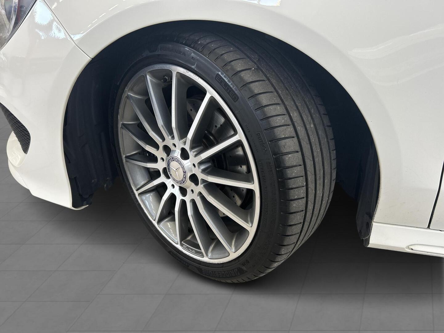 MERCEDES-BENZ CLA 2015