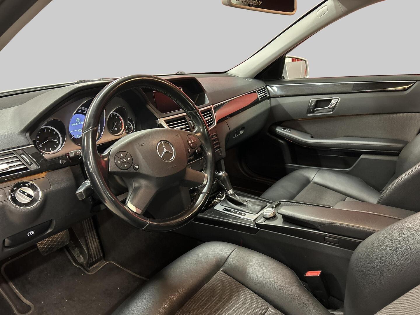 MERCEDES-BENZ E 2010