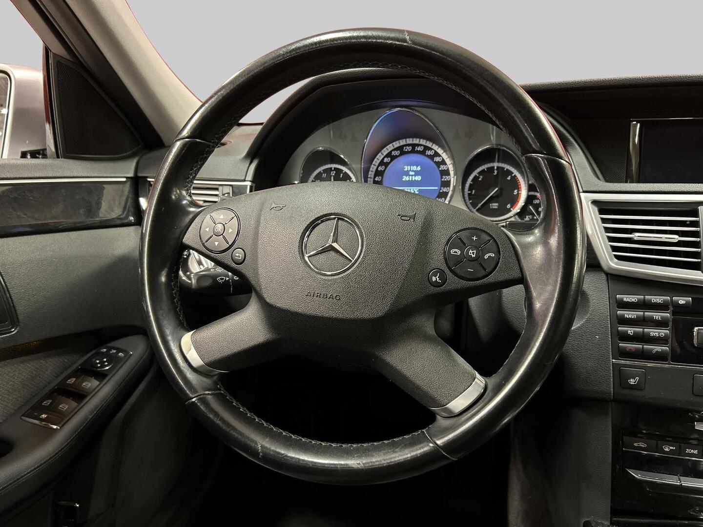 MERCEDES-BENZ E 2010