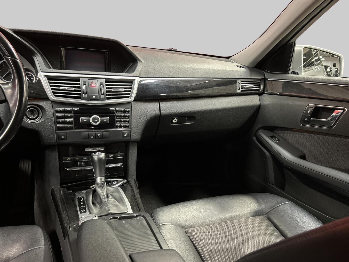 MERCEDES-BENZ E 2010