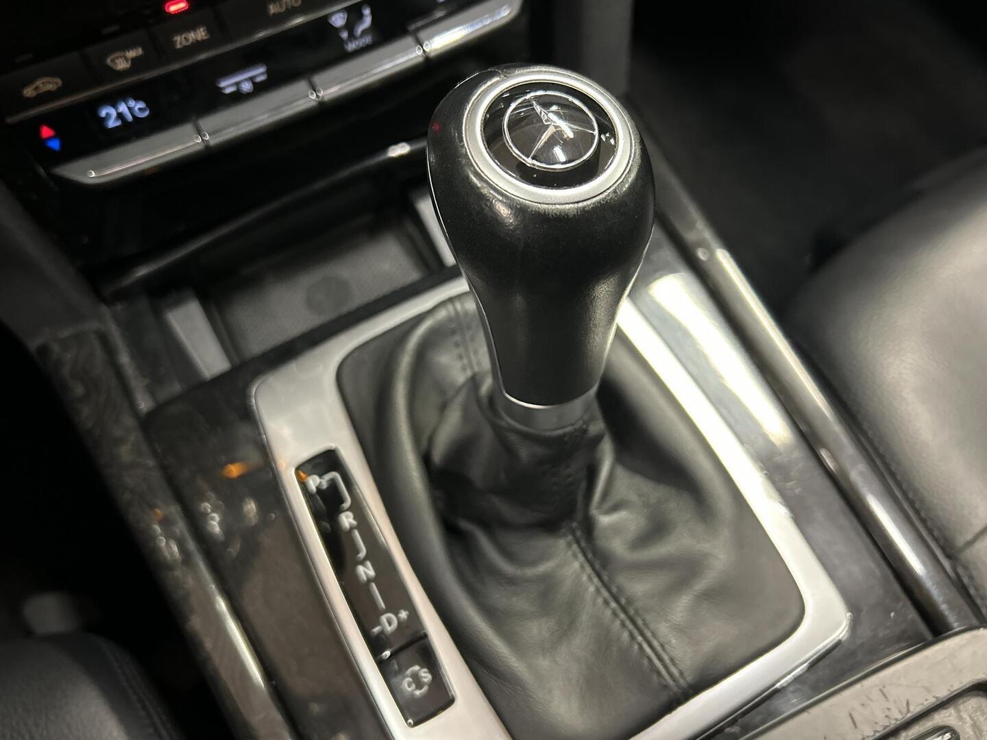 MERCEDES-BENZ E 2010